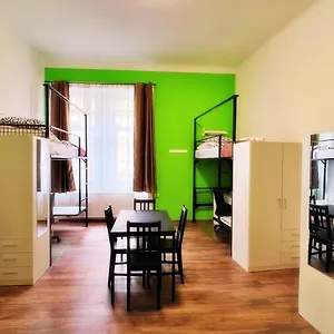 Hostel Bebudgetrooms Macaristan